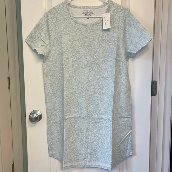 NWT VERA BRADLEY Short Sleeved Night Dress/Gown for Women Size Medium Relaxed - Picture 1 of 3